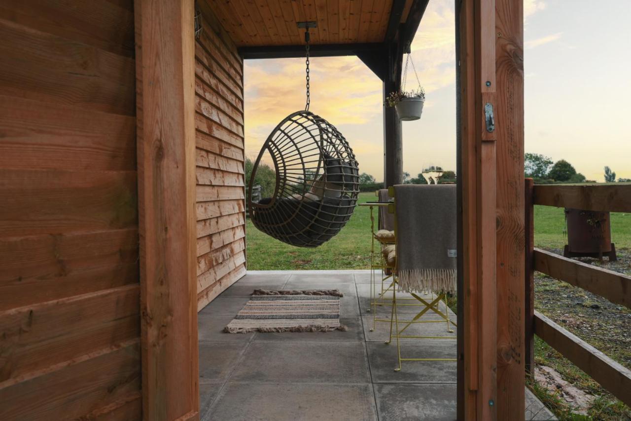 The Treehouse At Humblebee Hall Worcester Exteriör bild