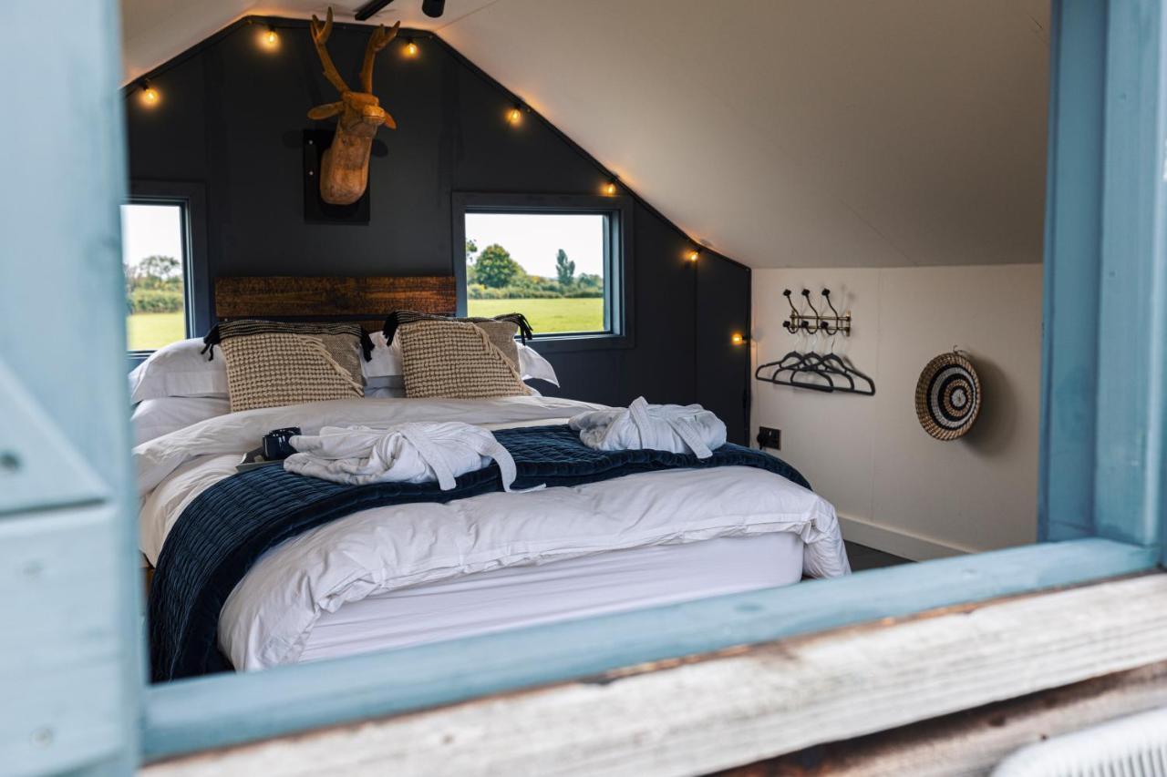 The Treehouse At Humblebee Hall Worcester Exteriör bild