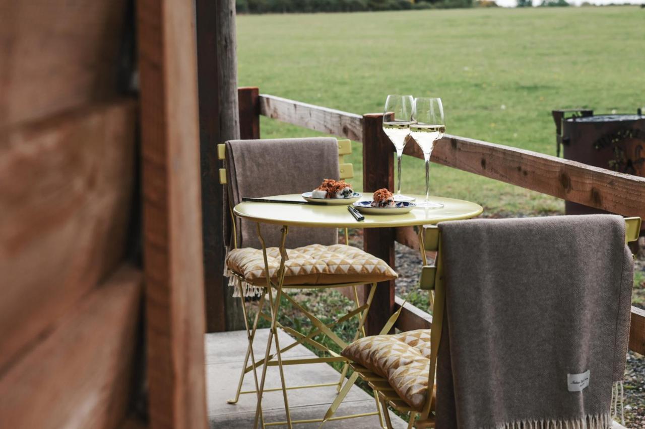 The Treehouse At Humblebee Hall Worcester Exteriör bild
