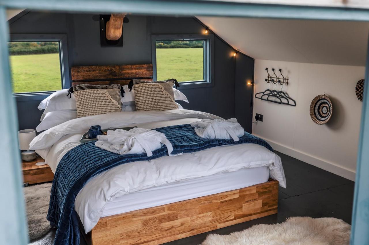 The Treehouse At Humblebee Hall Worcester Exteriör bild