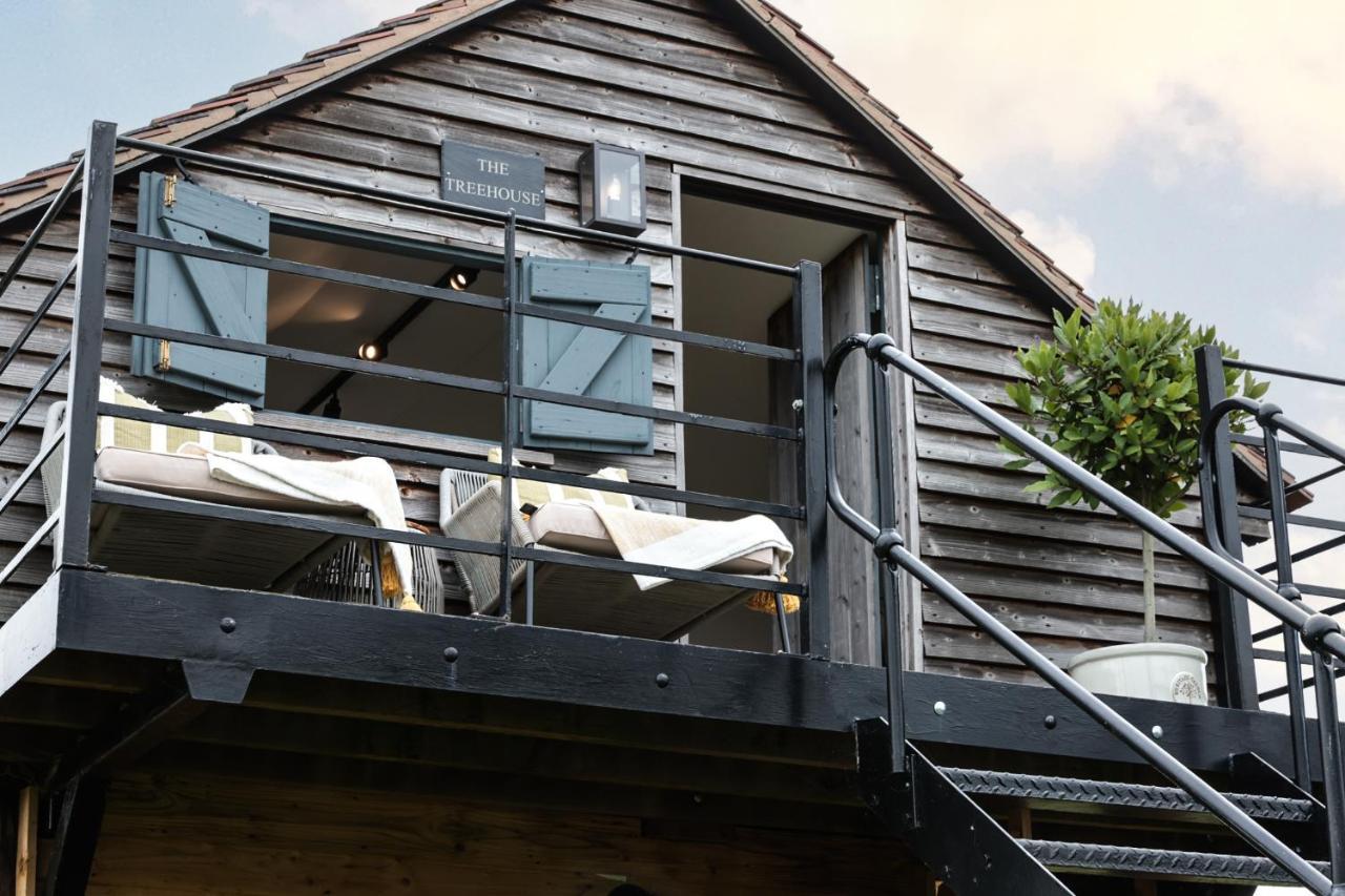 The Treehouse At Humblebee Hall Worcester Exteriör bild