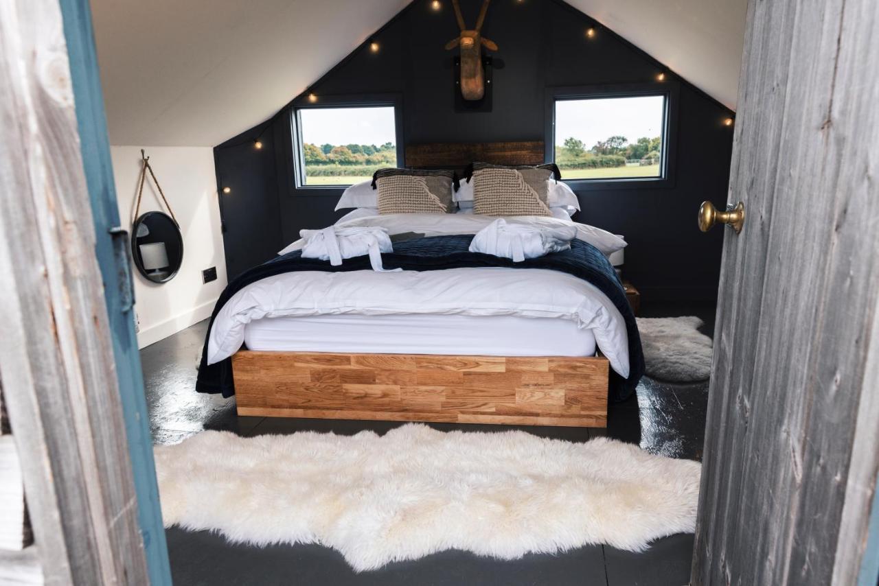 The Treehouse At Humblebee Hall Worcester Exteriör bild